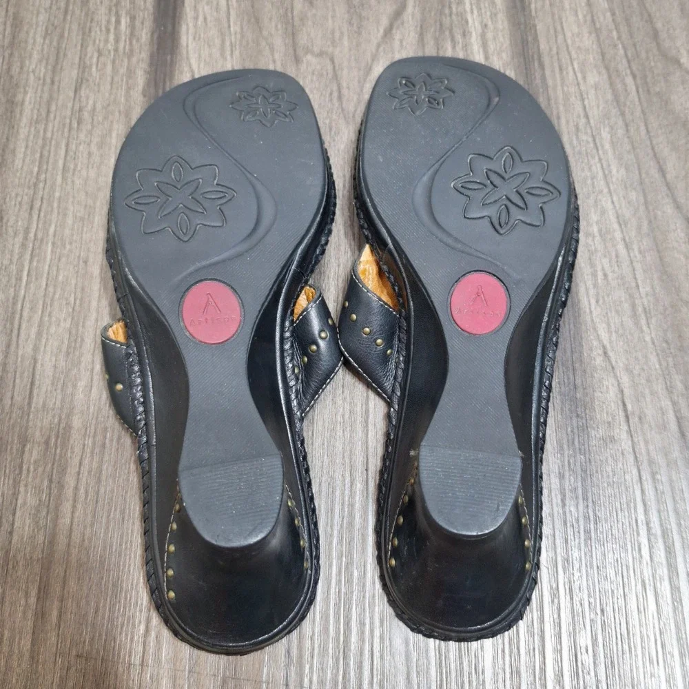 Clarks Artisan Black Leather Wedge Thong Sandals Studded Boho Women's 8M 87260